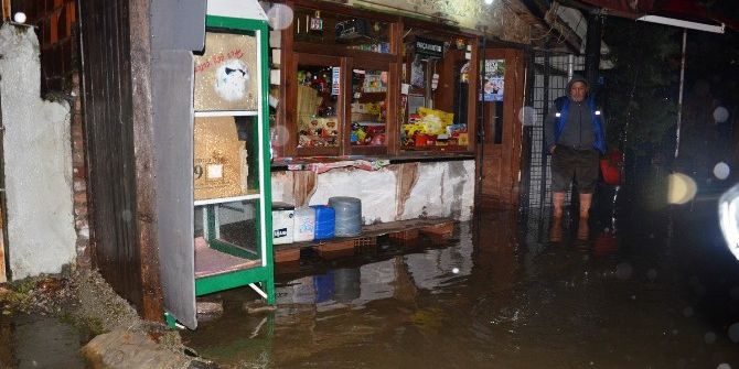 Sapanca’da Su Baskını