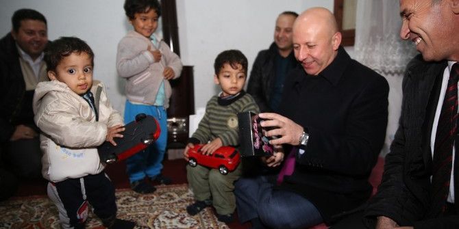 Başkan Çolakbayrakdar’dan Çat Kapı Ziyaret