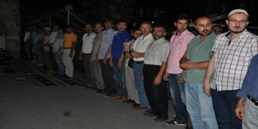 Simav Cumhuriyet Meydanı’nda Demokrasi Nöbeti