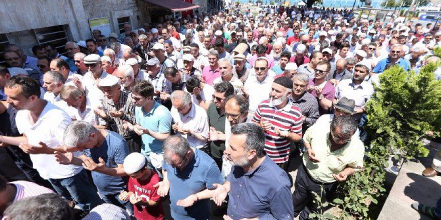 Ordu’da Darbe Şehitleri İçin Gıyabi Cenaze Namazı