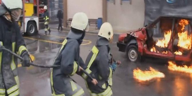Paramedik Öğrenciler İtfaiyede Özel Harekat Polisi Gibi Eğitim Alıyorlar
