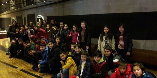 Ortaokul Öğrencileri Seyrettikleri Filmle İngilizcelerini Pekiştirdi