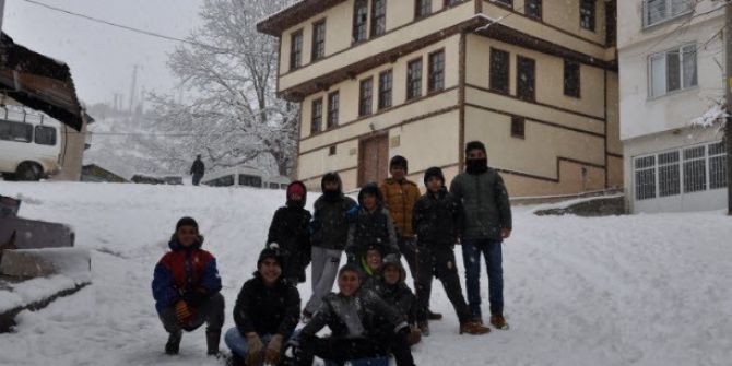 Çocukların Kızak Keyfi