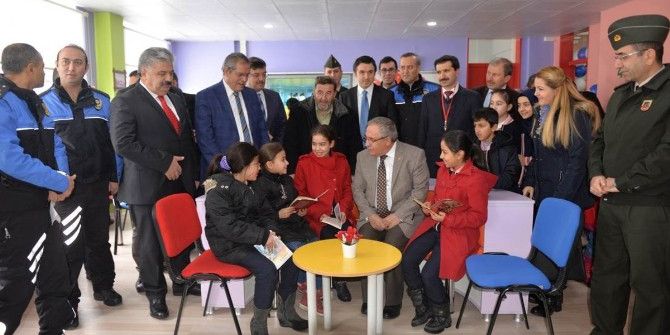 Şehit Polis Memuru Ahmet Demir’in Adının Verildiği Kütüphane Törenle Hizmete Açıldı