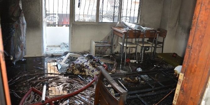 Söke’de Yangın Evi Kül Etti