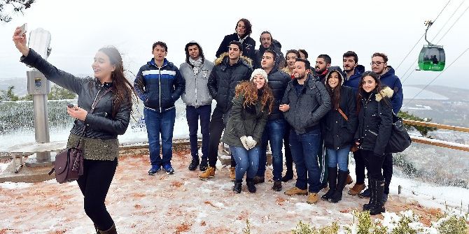 İzmirliler Karın Keyfini Böyle Çıkardı