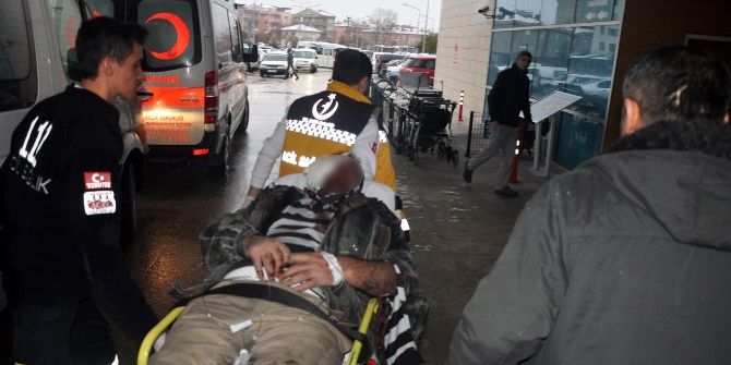 Kafası Banda Sıkışan İşçi Ağır Yaralandı
