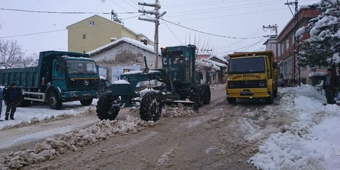 İnönü Belediyesi Karla Mücadelesini Sürdürüyor