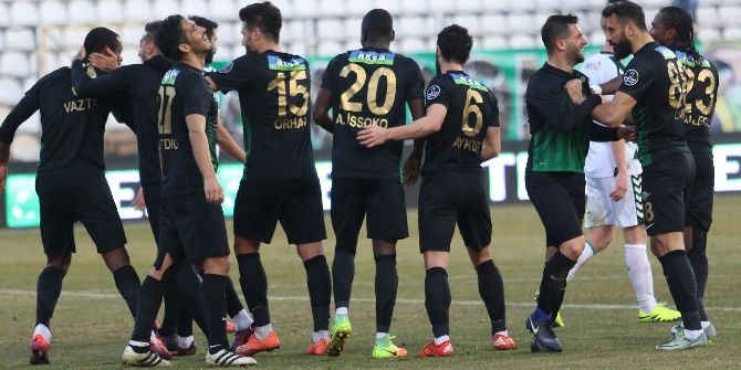 Akhisar Belediyespor’da Yönetim Ve Teknik Heyet Masaya Oturdu