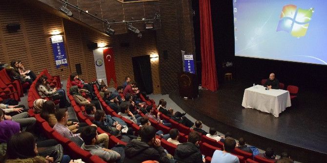 Düzce Üniversitesinde ‘Kariyer Günü’ Etkinliği Düzenlendi