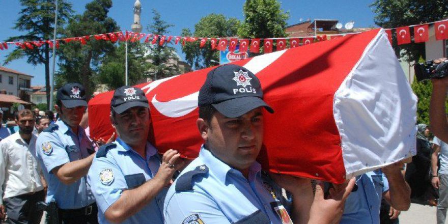 Tankın Altında Kalarak Şehit Olan Genç Son Yolculuğuna Uğurlandı