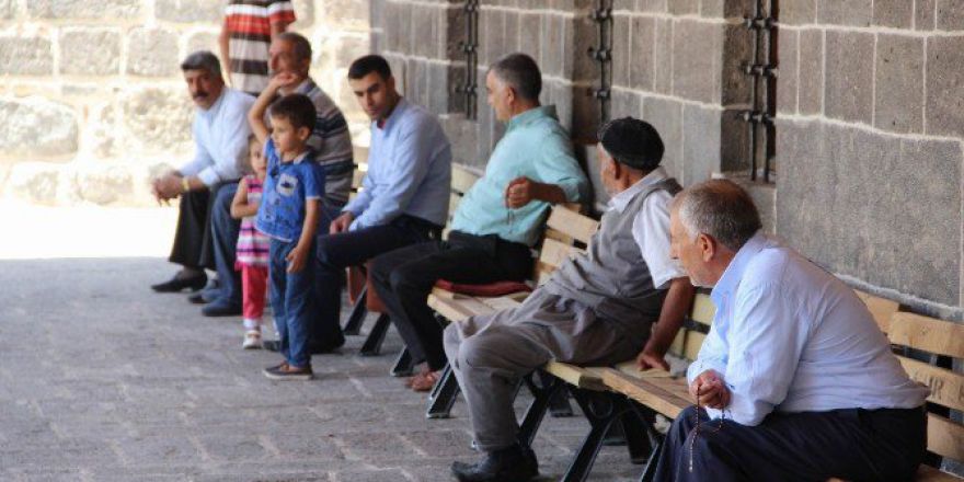 Diyarbakır’da 161 Şehit İçin Sela Okundu