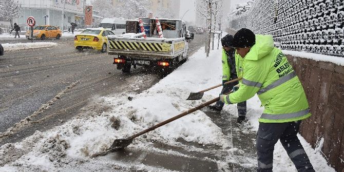 Başkent’te Karla Mücadeleye Devam