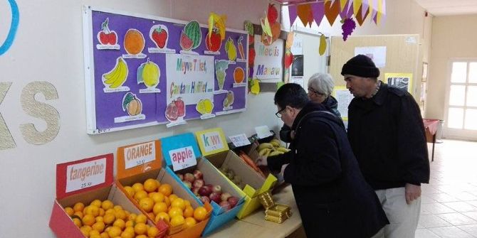 Meclis Manavı Öğrencilere Güven Ve Dürüstlüğü Öğretiyor