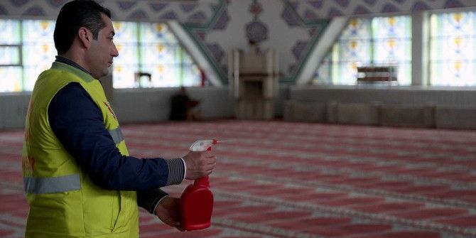 İlkadım Belediyesi Camileri Gül Suyu İle Yıkadı