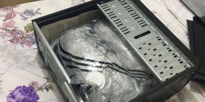 Günübirlik Kiraladıkları Evde Esrarı Bilgisayar Kasasına Saklamışlar