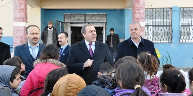 Bulanık’ta 700 Öğrenciye Ayakkabı Yardımı