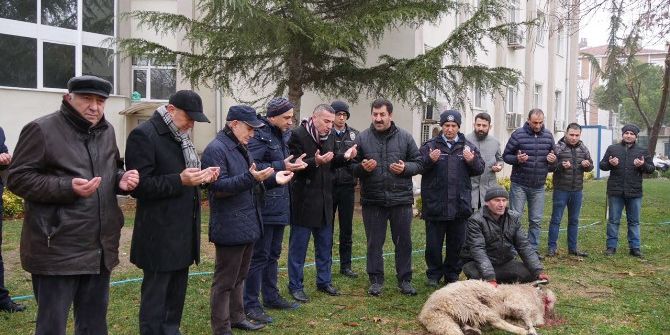 Büyükçekmece’de Polisler İçin Kurban Kesildi