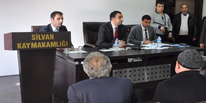 Kaymakam Çelik Muhtarlarla Bir Araya Geldi
