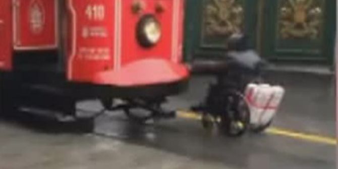 Engelli Vatandaşın İstiklal Caddesi’ne Zor Anları Kamerada