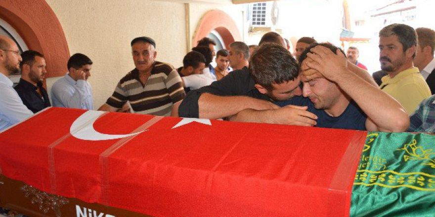 Darbe Girişiminde Hayatını Kaybeden Erdem Diker Tokat’ta Toprağa Verildi