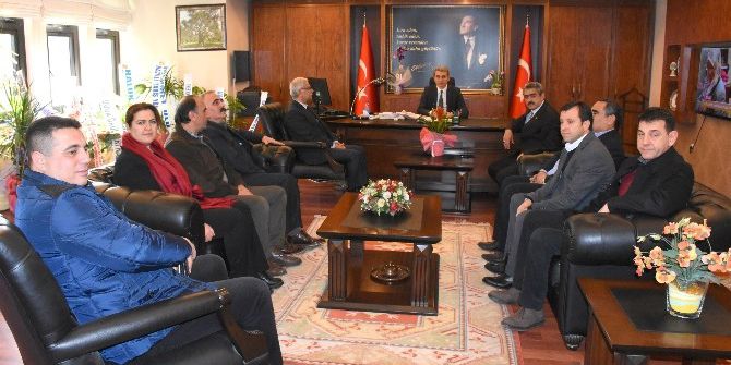 Mhp’li Meclis Üyeleri Kaymakam Küçük’ü Ziyaret Etti
