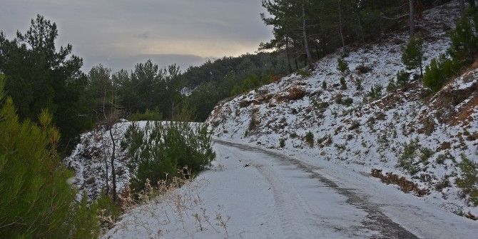 Bergama’da Kar Hayatı Felç Etti