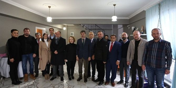 Kafeler Caddesi Sosyal Hayatın Nabzını Tutuyor