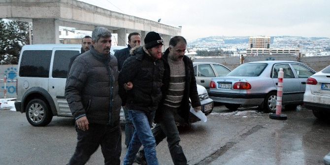 Anne Ve Kızını Komalık Eden Hırsızları Kardaki İzleri Yakalattı