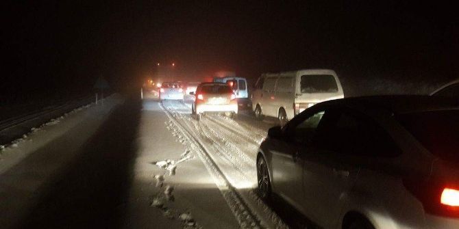 Bandırma’da Kar Yağışı Şiddetini Arttırdı