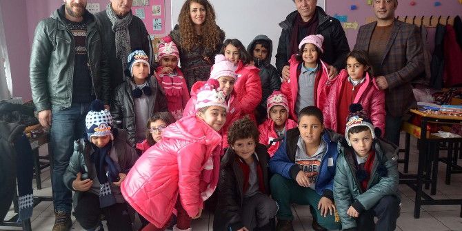 Ovacık’ta Öğrencilere Kışlık Kıyafet Yardımı