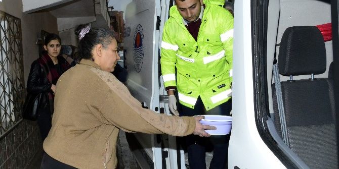 Büyükşehir’den Sel Mağduru Ailelere Yemek