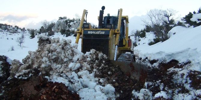 Evlerinde Mahsur Kalan Yörükleri Ormancılar Kurtardı
