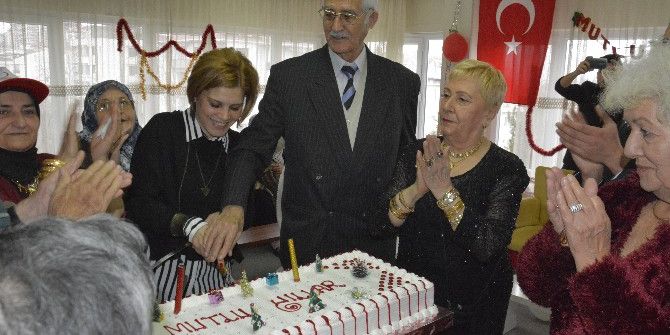 Huzurevi Sakinleri 2016’ya Böyle Veda Etti