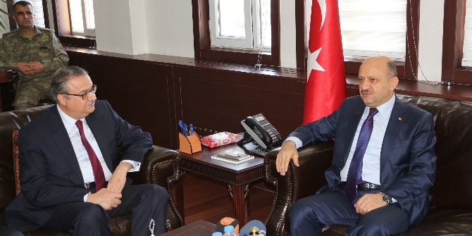 Milli Savunma Bakanı Işık Şırnak’ta