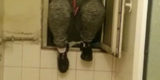 Havalandırma Boşluğuna Saklandılar, Polisten Kaçamadılar