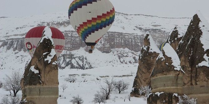 Karlar Altında Kapadokya’da Balon Turu