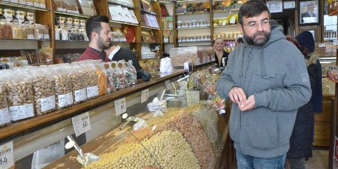 Yılbaşı Alışverişi Esnafın Yüzünü Güldürdü