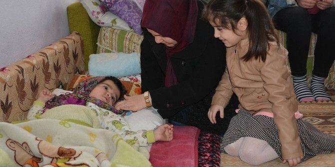 Uşak Ülkü Ocakları ’Sen De Medine İçin El Uzat’ Kampanyası Başlattı