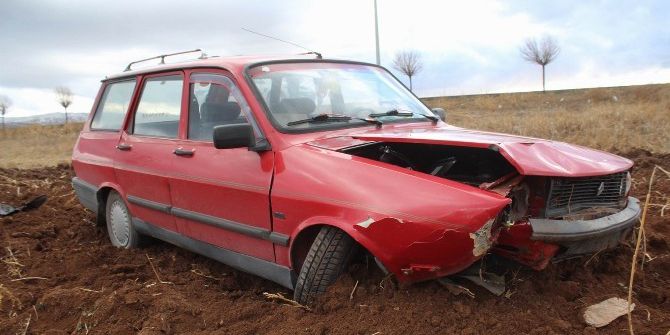 Gemerek’te Trafik Kazası: 2 Yaralı