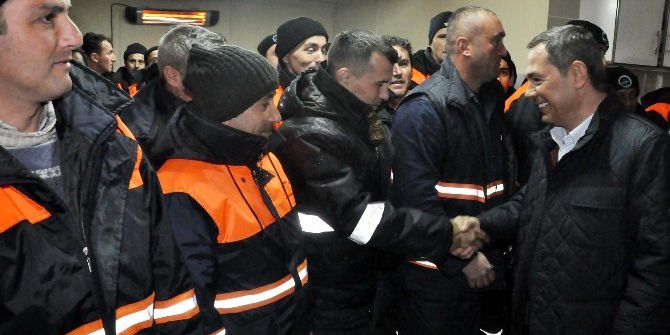 Başkan Uysal Şantiyelerdeki İşçilerin Yeni Yılını Kutladı