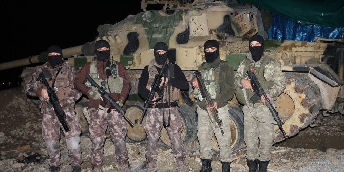 Yeni Yıla Görev Başında Giren Asker Ve Polise Moral Ziyareti