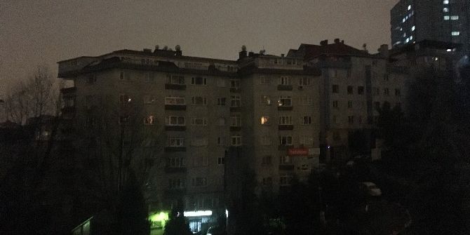 Yeni Yıla Mum Işığında Girdiler