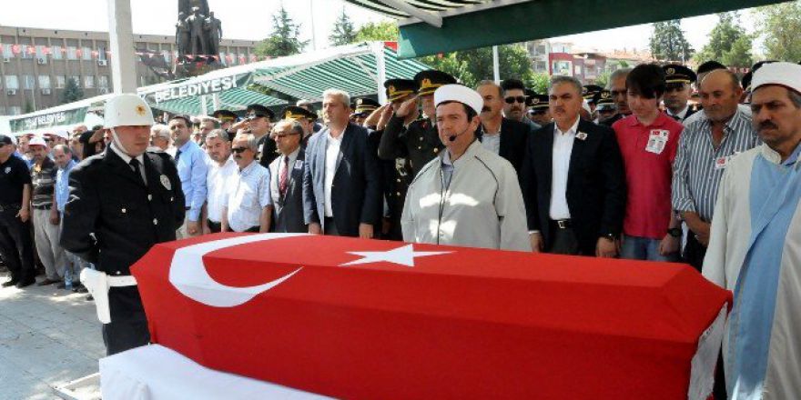 Cumhurbaşkanı Yakın Koruması Şehit Mehmet Çetin, Uşak’ta Toprağa Verildi