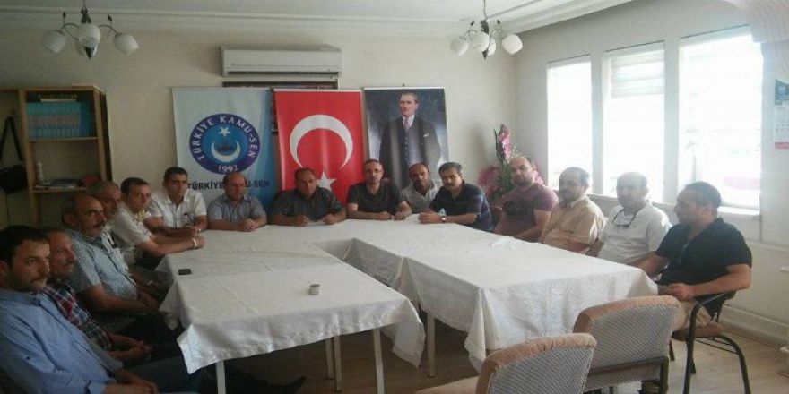 Kamu-sen Darbe Girişimini Kınadı