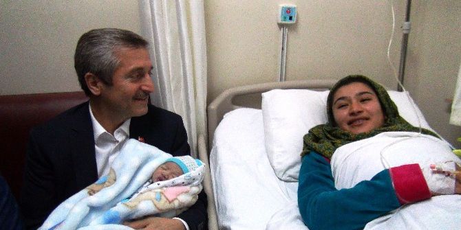 Gaziantep’te 2017’nin İlk Bebeği Yakup Sergen Oldu