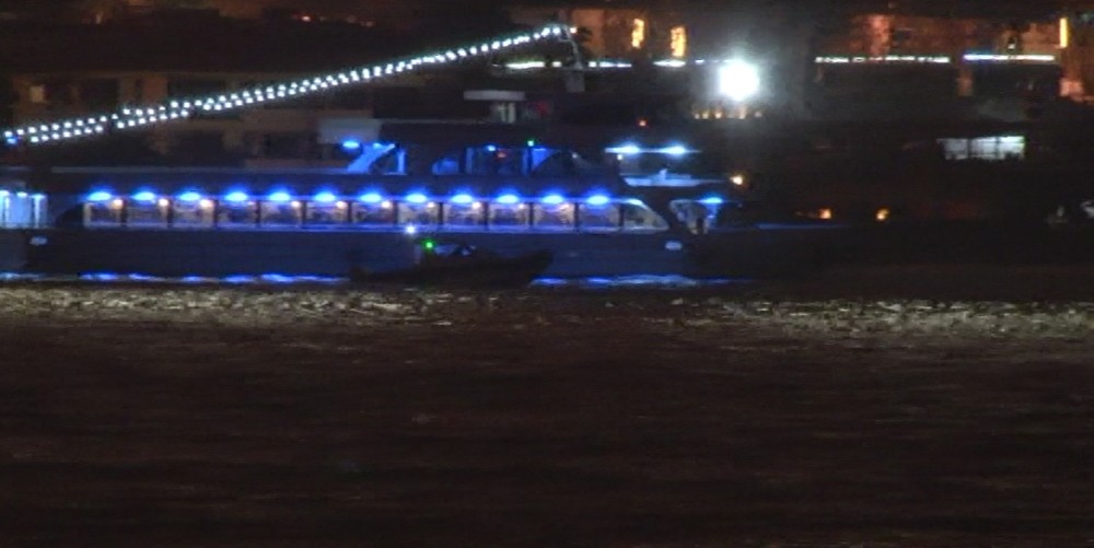 Saldırıdan kurtulmak için denize atladılar