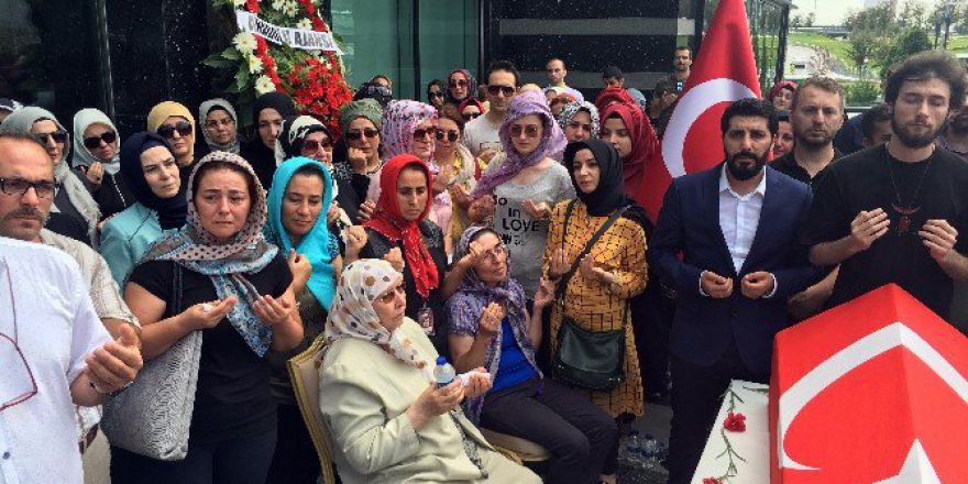 Arkadaşları Foto Muhabiri Mustafa Cambaz’ı Son Yolculuğuna Uğurladı