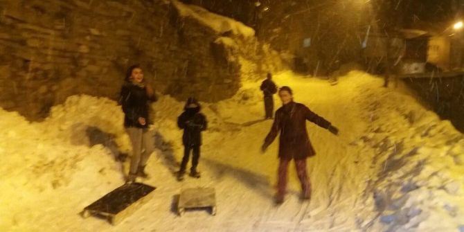 Yeni Yıla Kızakla Kayarak Girdiler