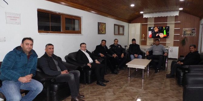 Kaymakam Zadeleroğlu Yeni Yılı Polislerle Karşıladı